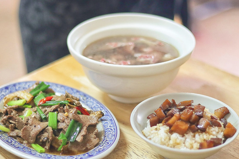西羅殿牛肉湯-台南道地美食地圖,台南巷弄美食,台南牛肉湯推薦,台南在地牛肉湯,台南肉燥飯,台南北區美食推薦,台南北區牛肉湯推薦