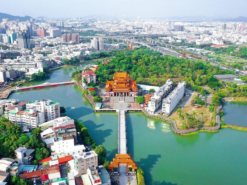 高雄景點金獅湖風景區