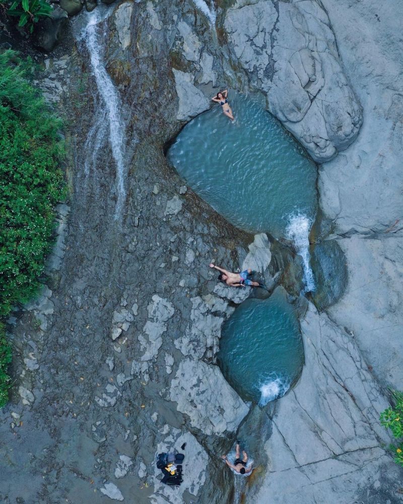 阿拉溪斜瀑群-大自然中的浴池2