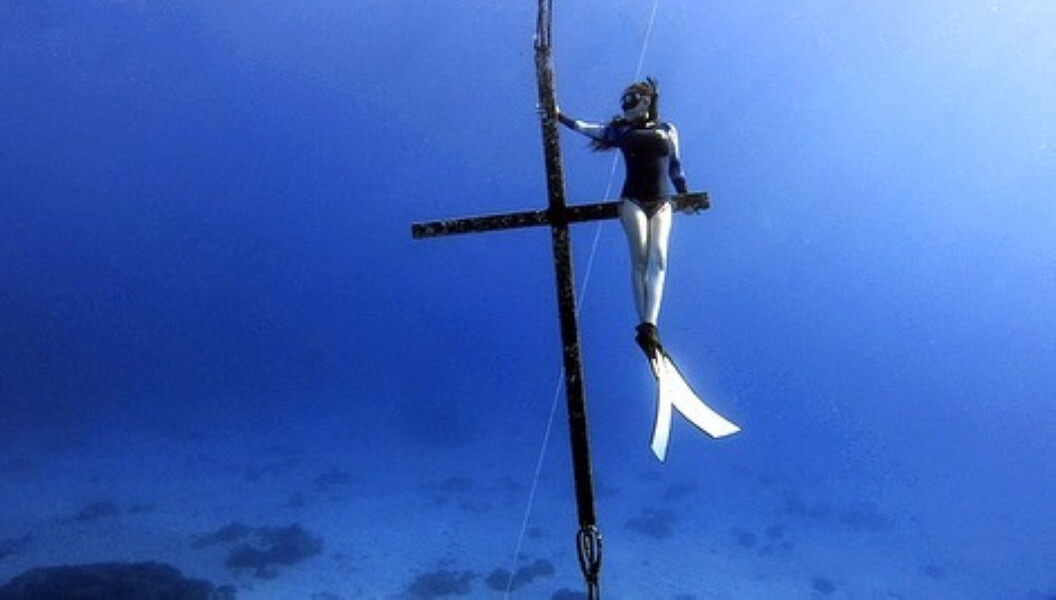 綠島旅遊懶人包|海底十字架