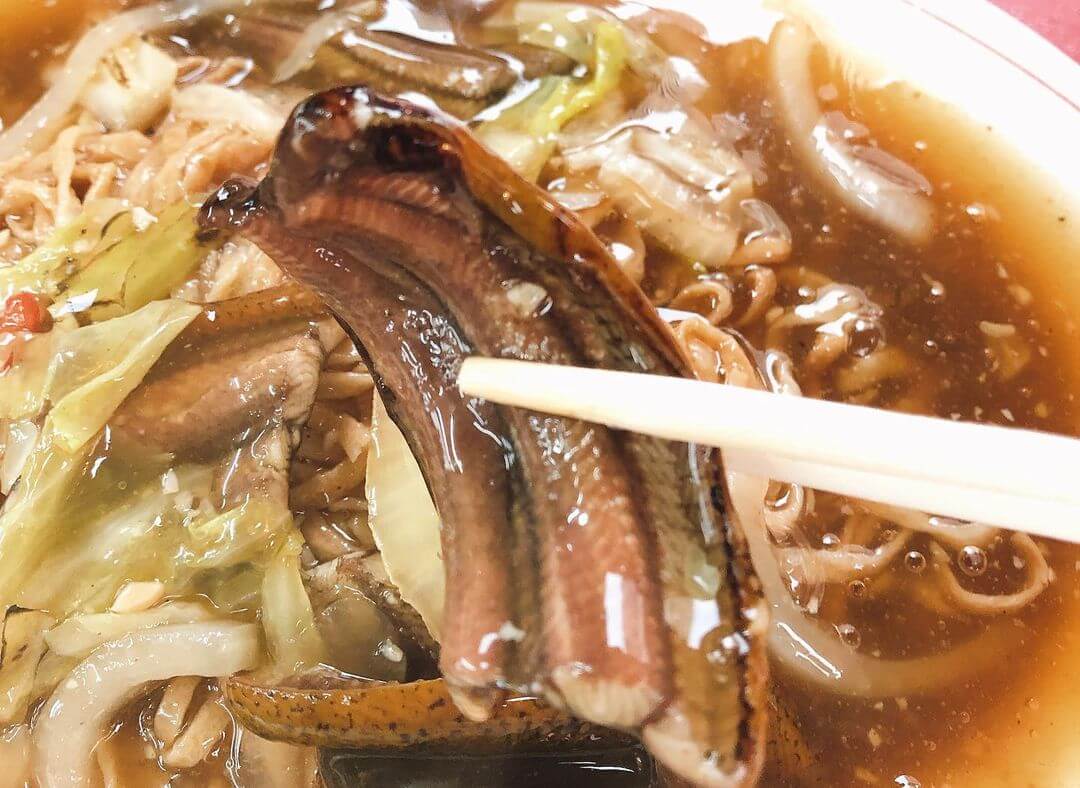 六合夜市必吃美食推薦│鱔魚姊鱔魚麵