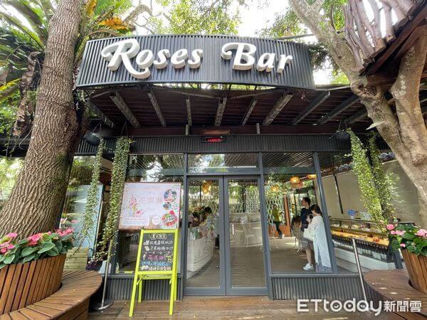 ▲Roses Bar販售咖啡飲品、甜點。