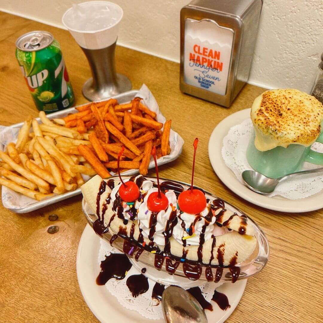 日本美食|原宿復古美式漢堡店『Jennifer seven』彷彿走入90年代的美國電影!