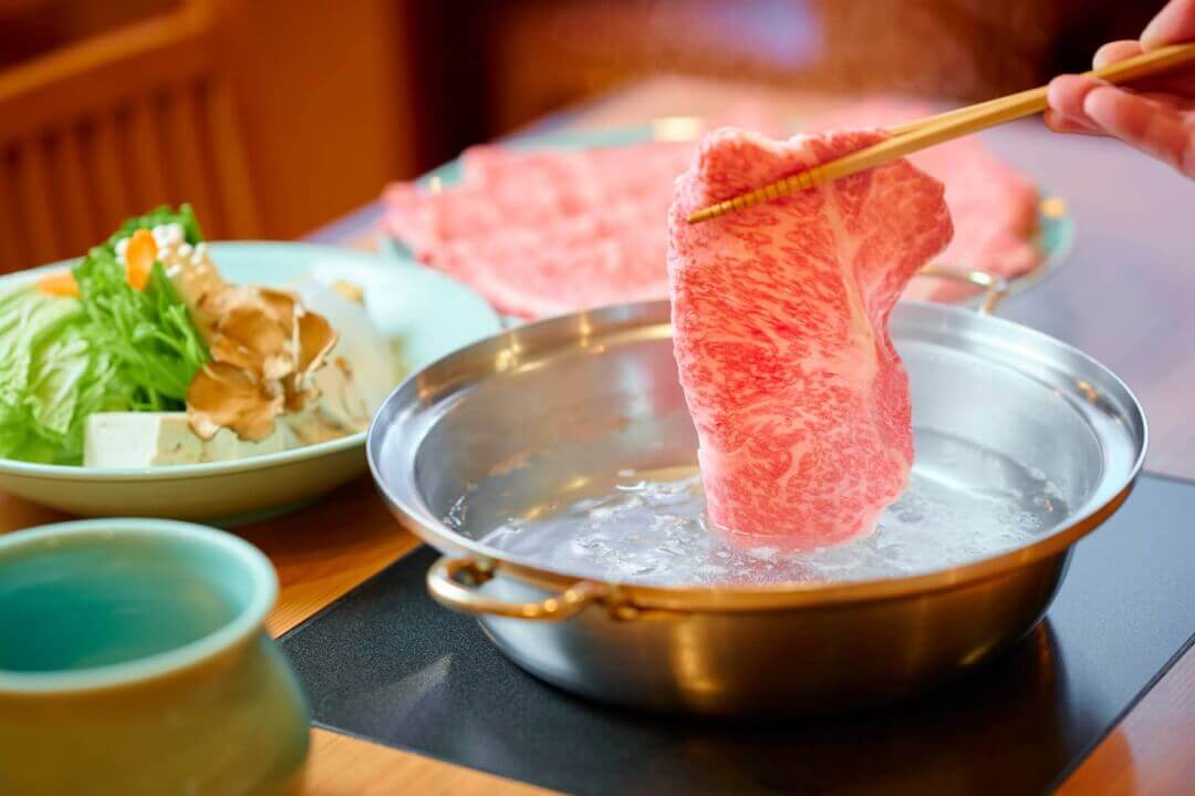 日本美食：和牛壽喜燒吃到飽只要1200日幣？！