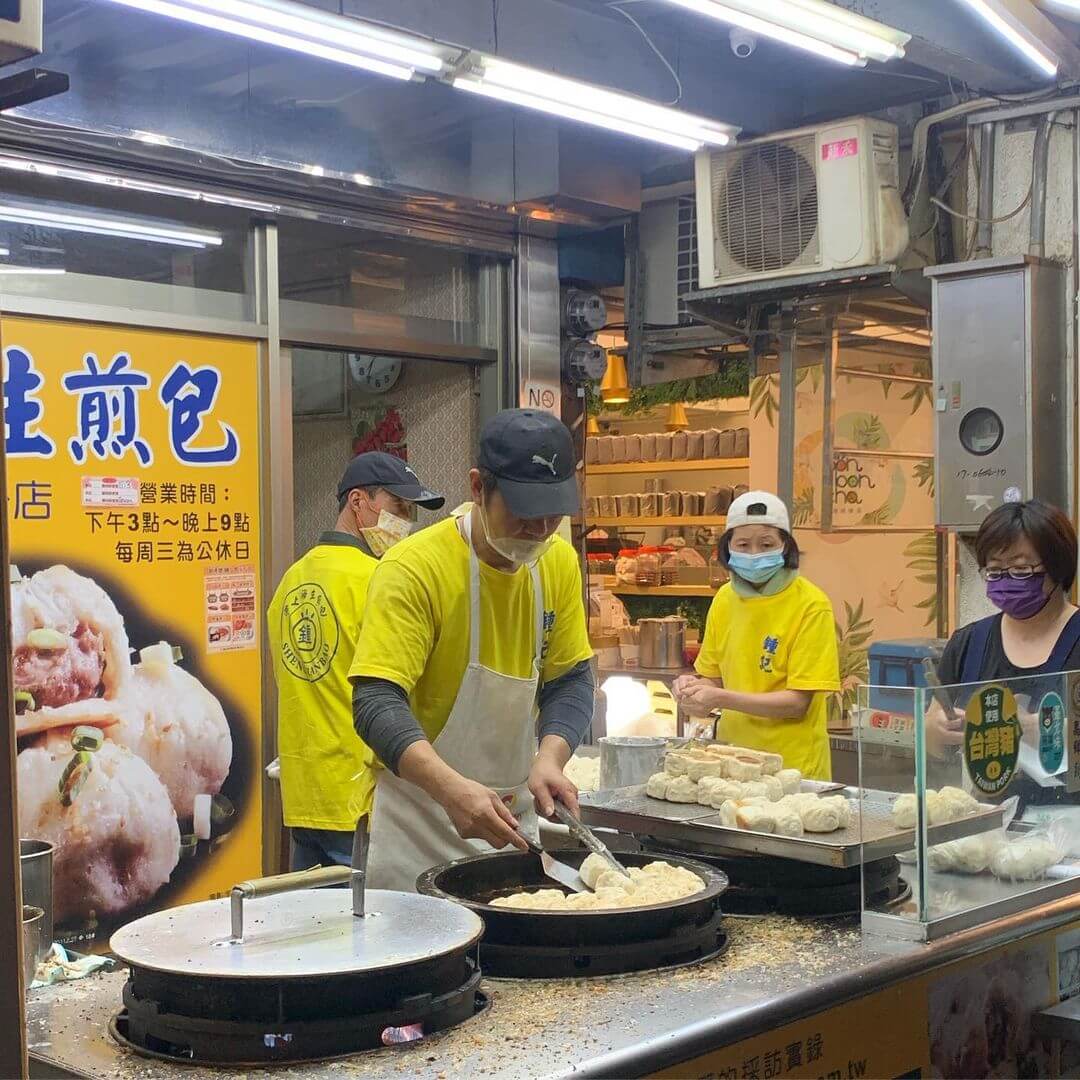 士林夜市必吃銅板台北美食｜鍾家原上海生煎包