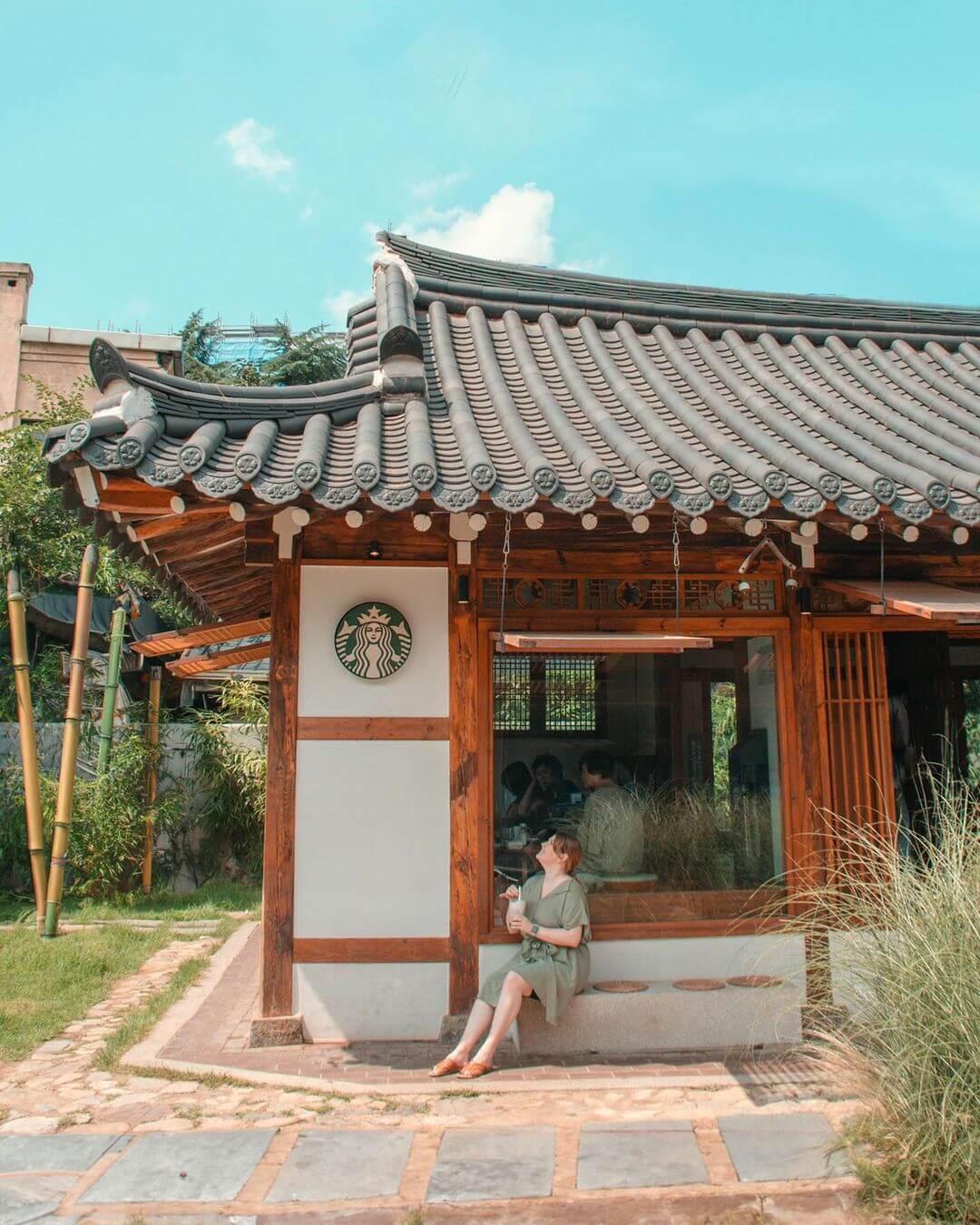 韓國美食|大邱最美星巴克「鐘路古宅店」:在百年老屋內席地而坐,啜飲一杯咖啡香!