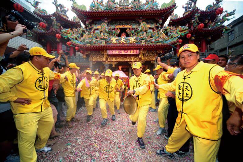全台景點｜台灣宗教最大盛事，媽祖遶境進香即將開跑，全台必訪的媽祖廟清單一次走透透。