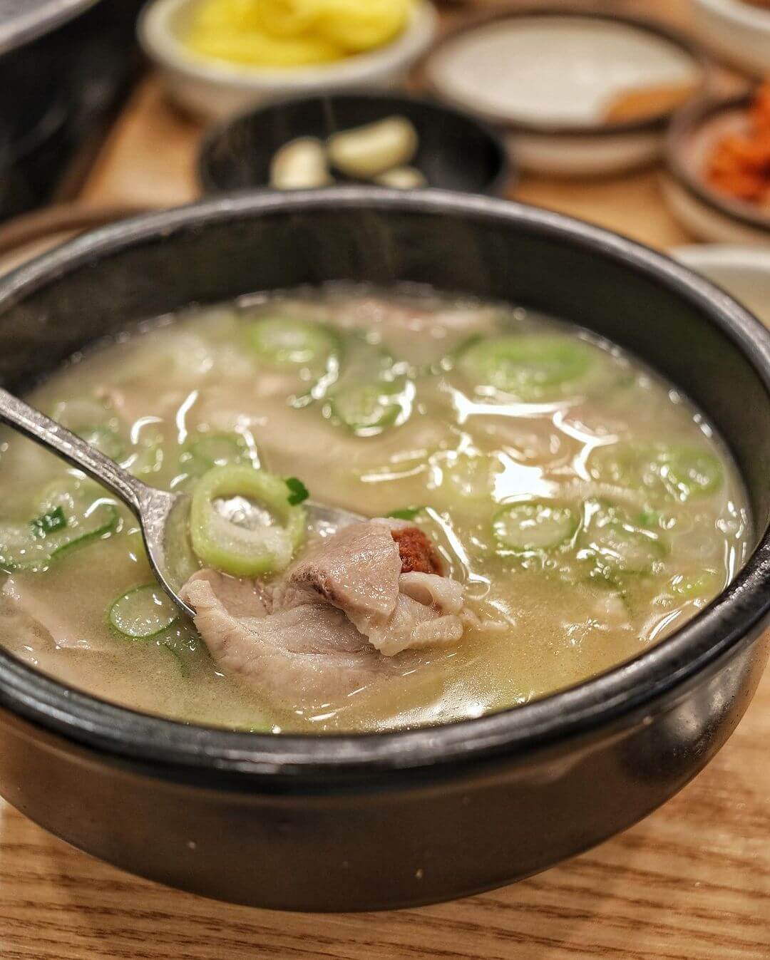 探索釜山美食之旅：韓國自由行精選六家必吃豬肉湯飯