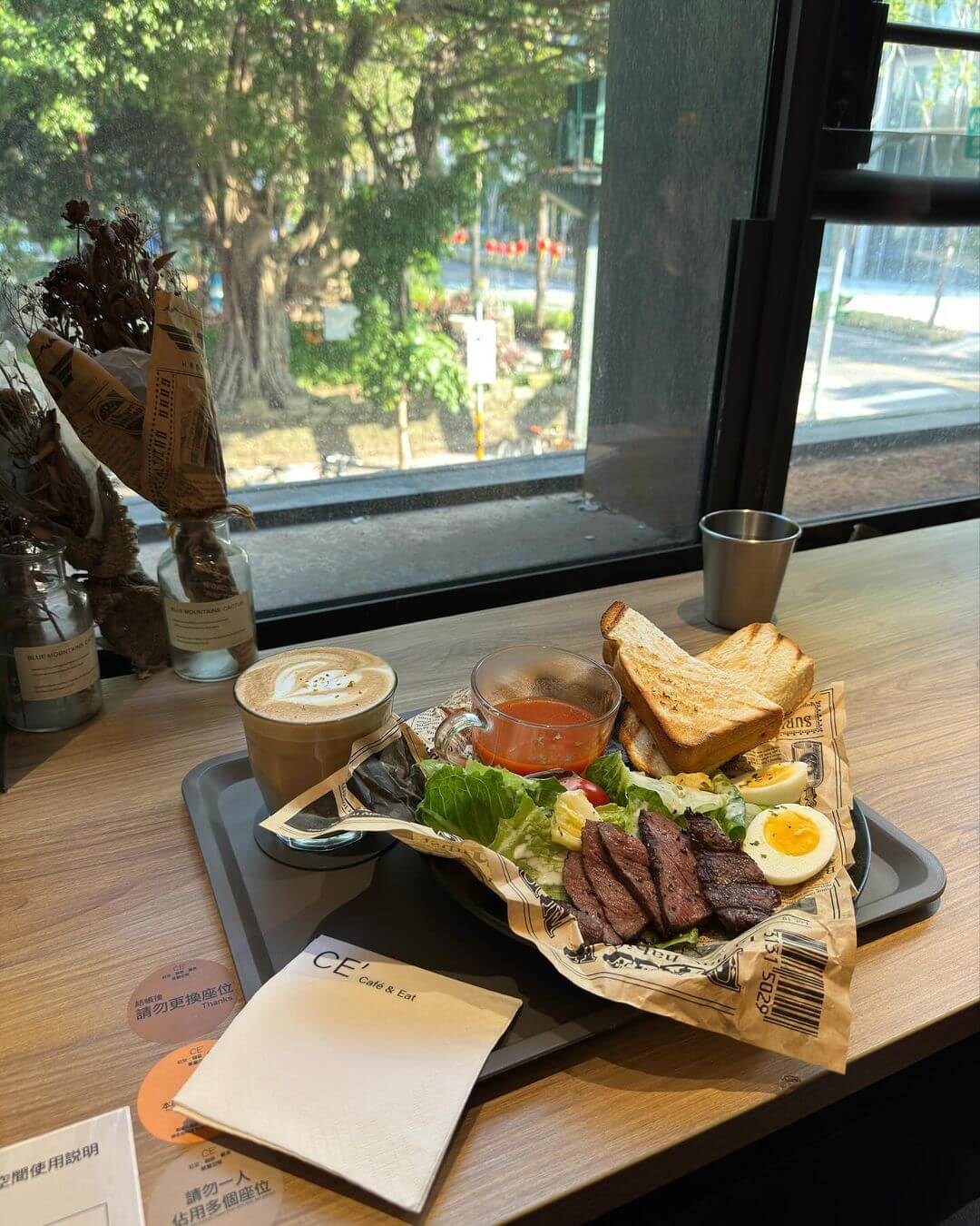 台北美食｜質感系圖書館咖啡廳，Library134不限時讓你坐好坐滿一整天！