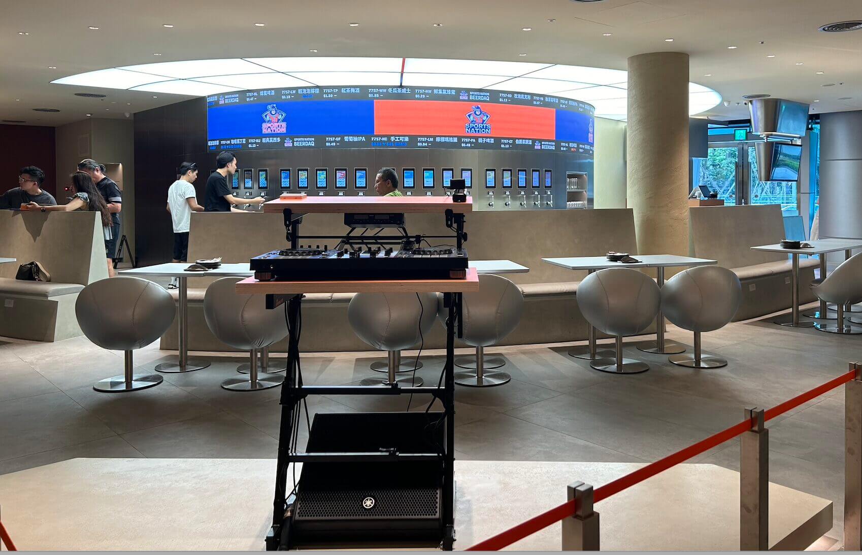 最有特色的新開幕台北酒吧,到 Sports Nation 電子酒精交易所下單!