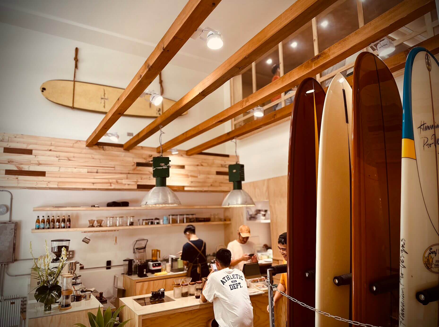 新北美食|到SWELL CO. CAFE林口店,用夏威夷啤酒與澎湃早午餐體驗渡假生活!