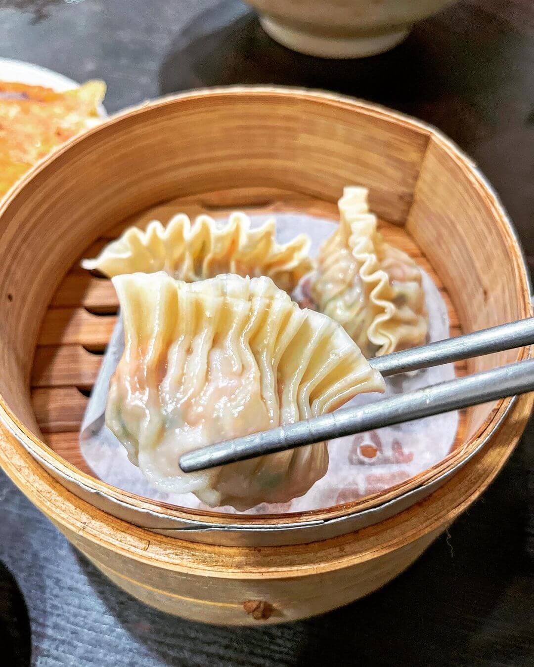 高雄美食｜7家高雄世運主場館周邊美食推薦！異國料理、眷村美食一次看