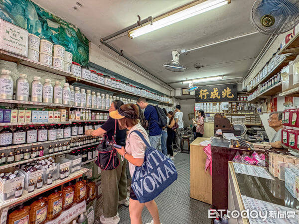 香港美食:必買伴手禮「兆成行」60年神秘香薰店!