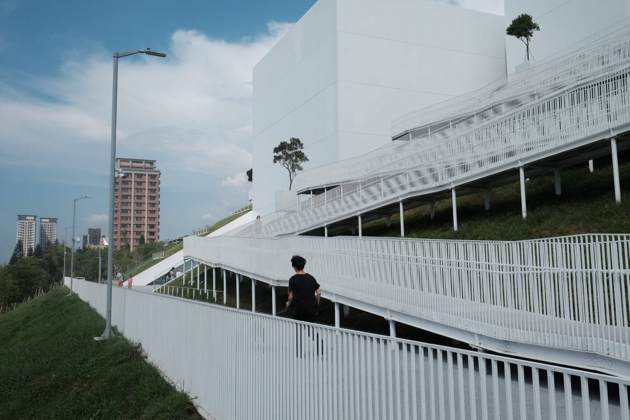 桃園景點｜青埔兩日遊必玩攻略！探索兒童美術館、華泰名品城與隱藏美食！