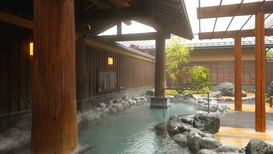 日本住宿|在河口湖一邊欣賞富士山美景、一邊在日式旅館裡泡溫泉!