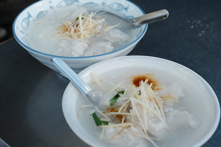 台南美食|8家在地人推薦老店小吃:國華街「福昇小食」炒鱔魚獨門焦香、「黑記」石斑魚湯用料很實在