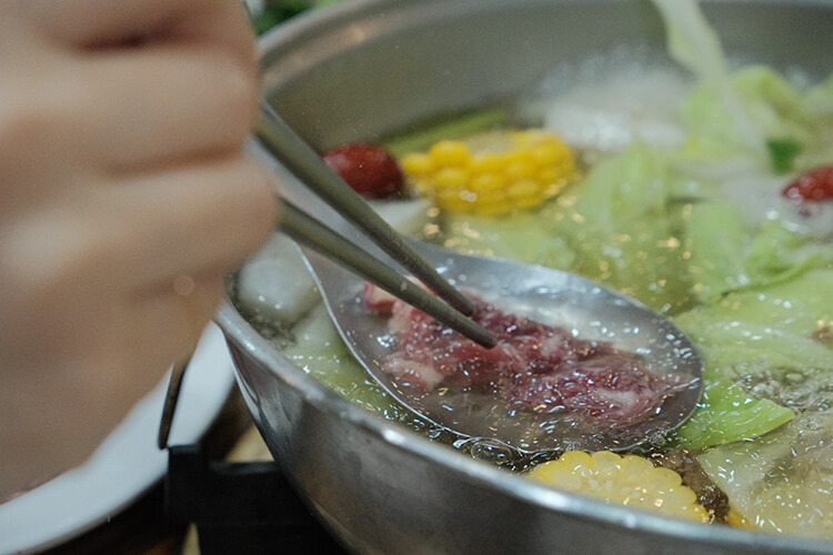 台南美食|8家在地人推薦老店小吃:國華街「福昇小食」炒鱔魚獨門焦香、「黑記」石斑魚湯用料很實在