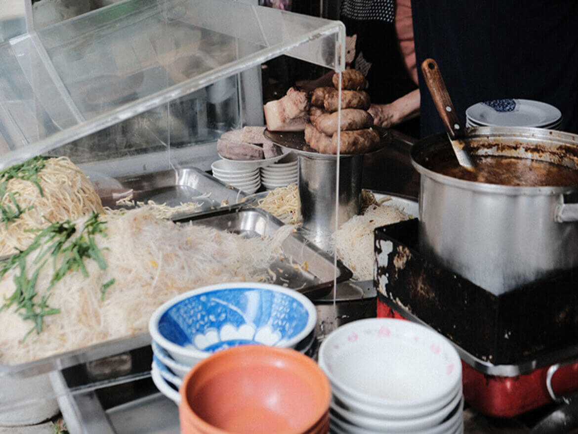 嘉義美食｜嘉義在地人推薦美食Top10：必吃雞肉飯是「這家」、「崇文錦魯麵」還沒開店就在排隊
