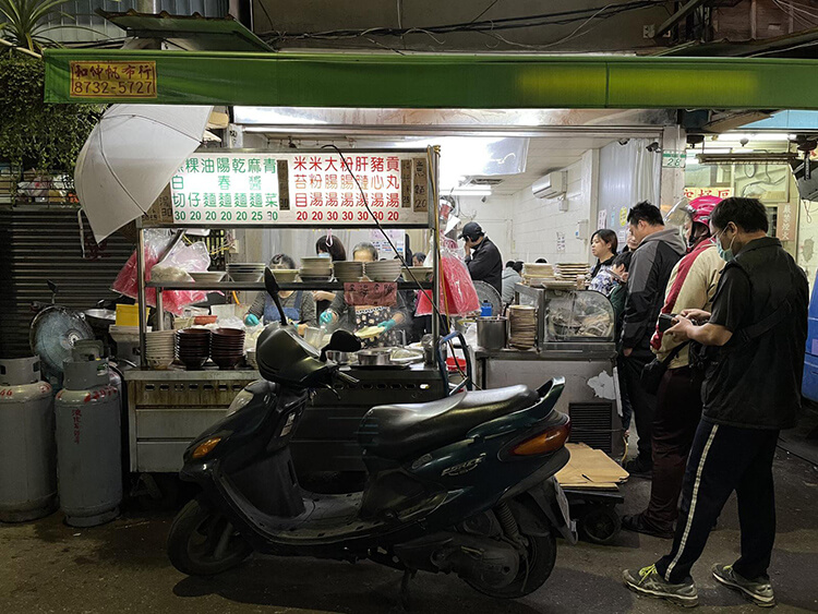 台北美食|台北十家「古早味麵攤」推薦:林青霞最愛「財神擔仔麵」、24小時不打烊的「南機場麵店」一碗只要20元!