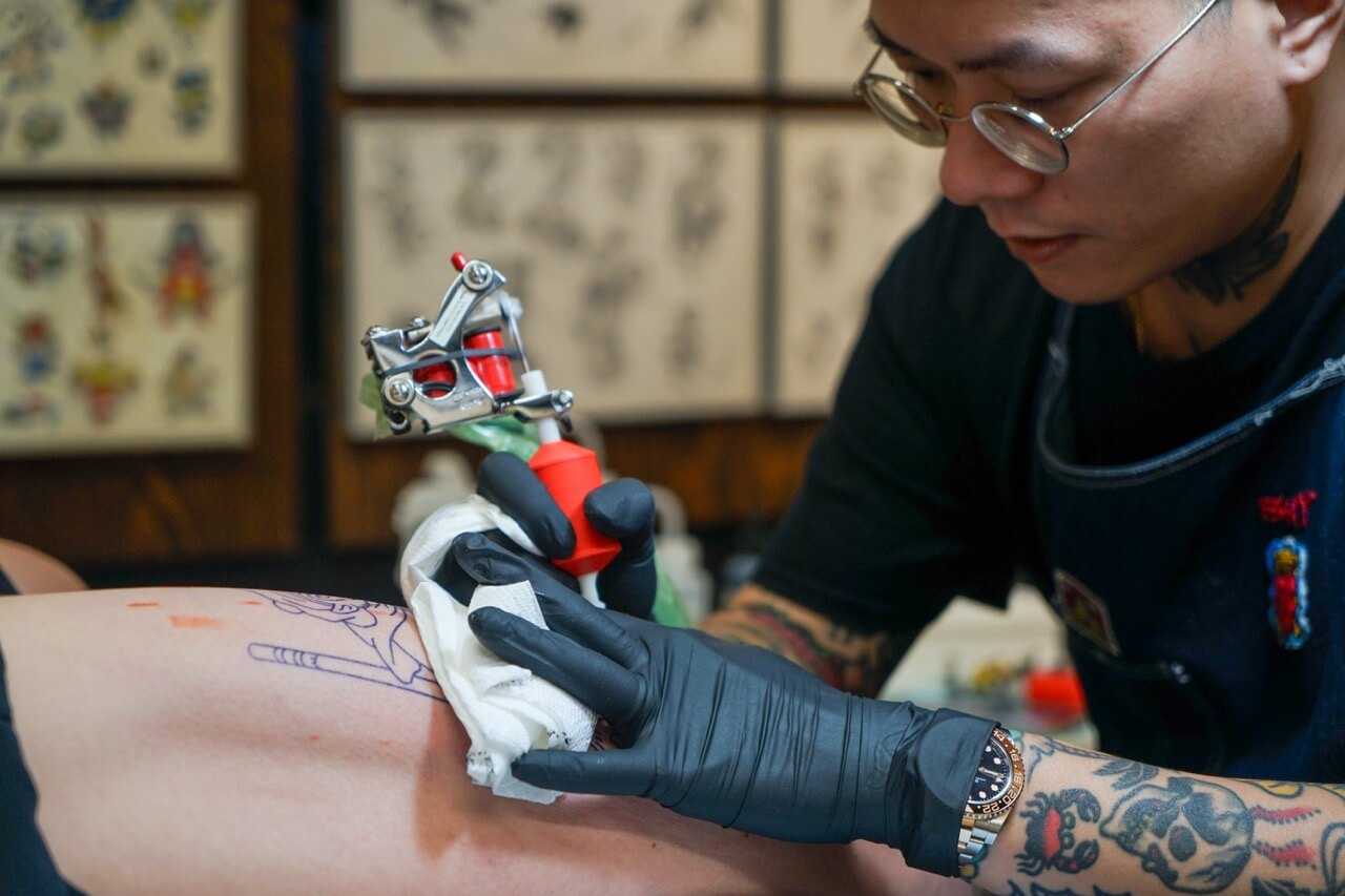Infusing Asian sensibility into the American Traditional – Jimmy Shy