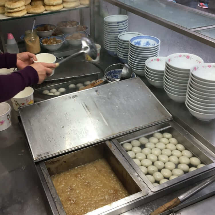 台北美食|人氣湯圓甜品店推薦 Top8!萬華「三六食粑」開業 80 年屹立不搖、南機場夜市「雙連圓仔湯」網友票選冠軍!