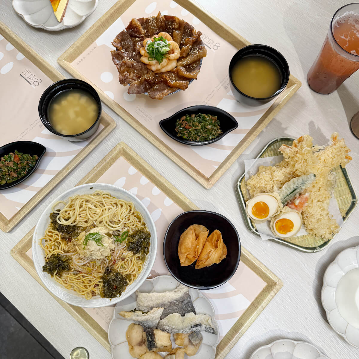 全台美食|定食8攜手AI教父最愛四川料理餐廳!打造暖食系「川味新饗宴」新菜單!