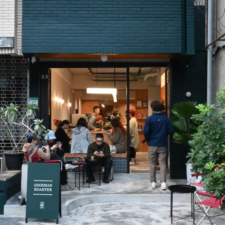 台北咖啡廳|捷運忠孝新生站10家咖啡店推薦!不只世界冠軍名店「興波」,「富錦樹」進軍日本後第三站也選在華山