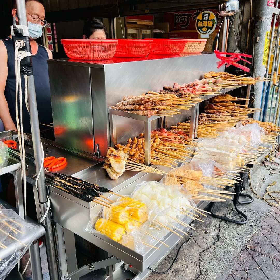 高雄宵夜|港式點心、鴨血吃到飽!盤點高雄巨蛋周邊美食,下次演唱會散場就吃這家 高雄巨蛋周邊宵夜推薦6選