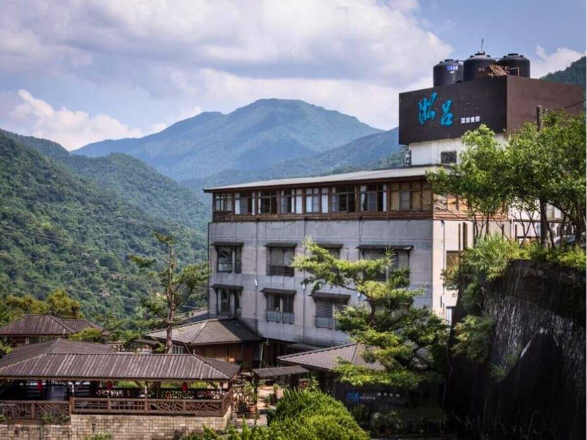 新北景點|到烏來泡溫泉放鬆身心!台北近郊「烏來溫泉」當日來回輕鬆無負擔 新北景點|到烏來泡溫泉放鬆身心!台北近郊「烏來溫泉」當日來回輕鬆無負擔