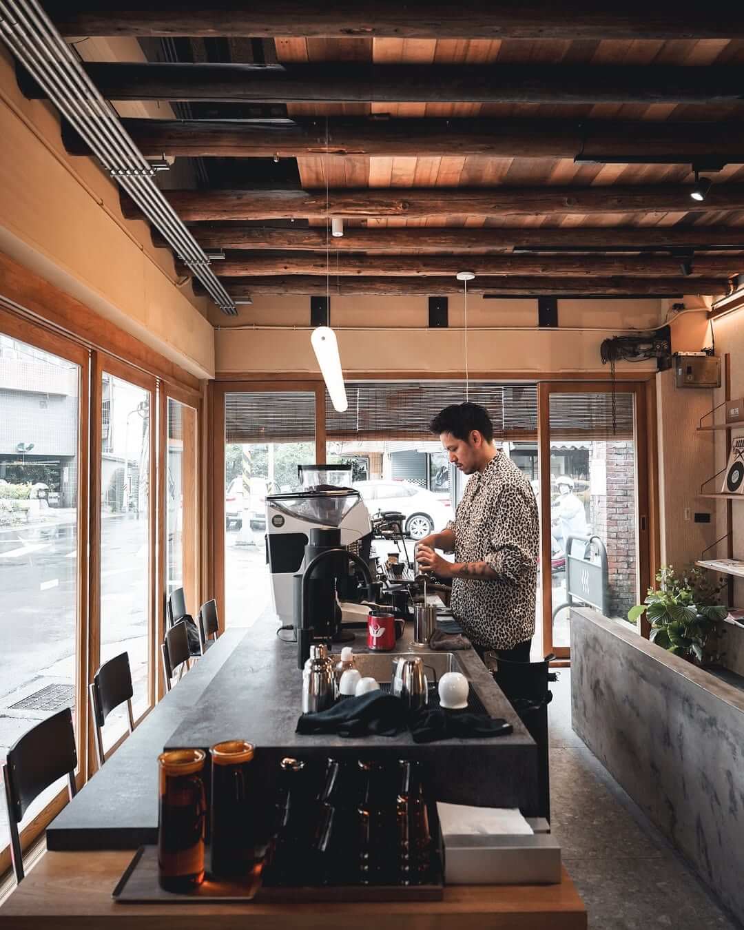 台北咖啡廳|除了綠河二店、玉虫画室還有什麼適合約會?超有氣氛南港咖啡廳推薦 台北咖啡廳|綠河南港