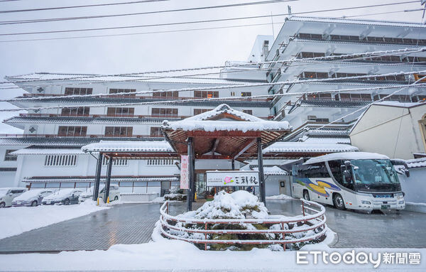 日本住宿|開箱鳥取必住「三朝館」!千坪日式風呂享雪見溫泉,再大嗑松葉蟹