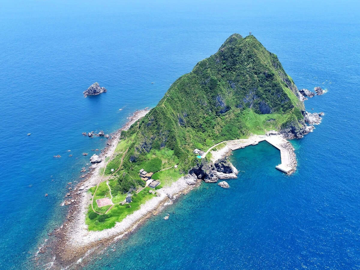 基隆景點｜「台灣龍珠」基隆嶼限時開放登島！每日限量 1200 名走山海步道、巡航藍色公路
