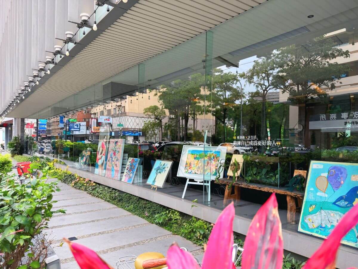 台中景點｜台中渡假風格泳池俱樂部超舒適～水療SPA設施齊全，還有最新3D立體AI體態檢測、氣壓按摩放鬆，讓你監測健康沒煩惱！