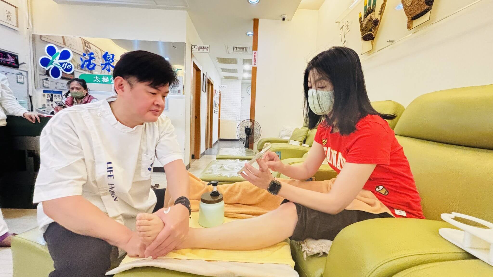 台北景點|全台首創 AI 智能足體養生體驗!台北「活泉足體養身世界」按出旅行新活力