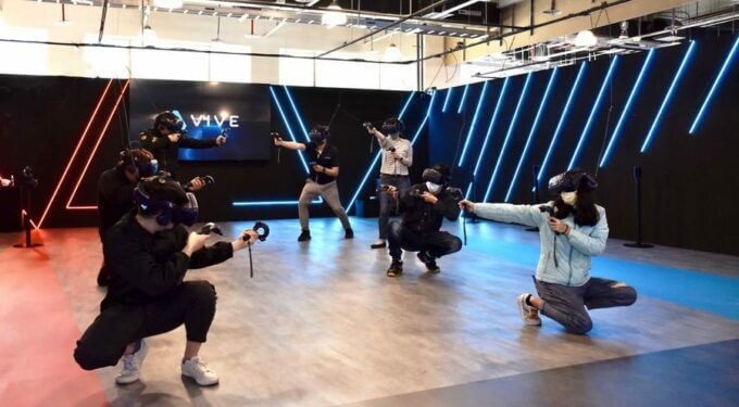 台北の観光スポット|台北・三創「VIVELAND VRバーチャルリアリティパーク」五感を刺激する没入型体験!アドベンチャー、レース、脱出ゲームが遊び放題!