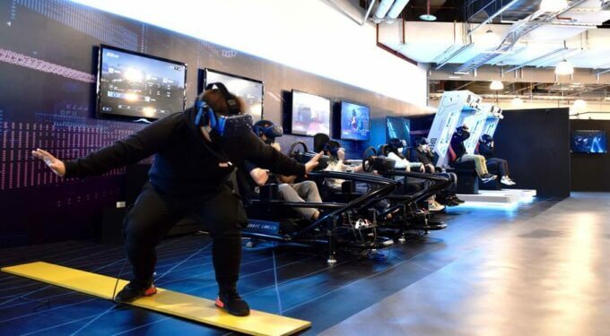 台北の観光スポット|台北・三創「VIVELAND VRバーチャルリアリティパーク」五感を刺激する没入型体験!アドベンチャー、レース、脱出ゲームが遊び放題!