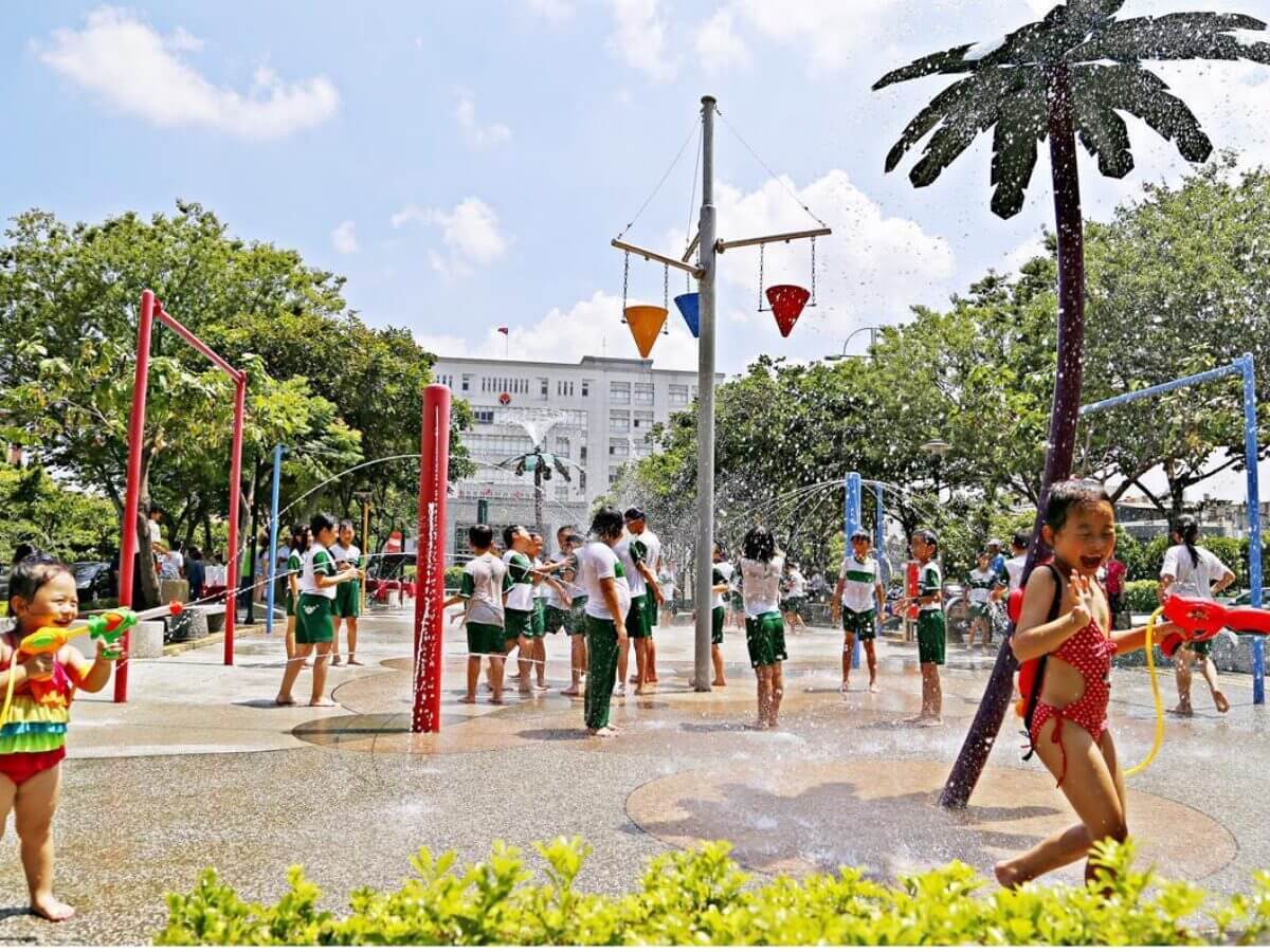 全台景點｜親子景點8大免費玩水天堂推薦！小孩放電、爸媽清涼的夏日避暑懶人包