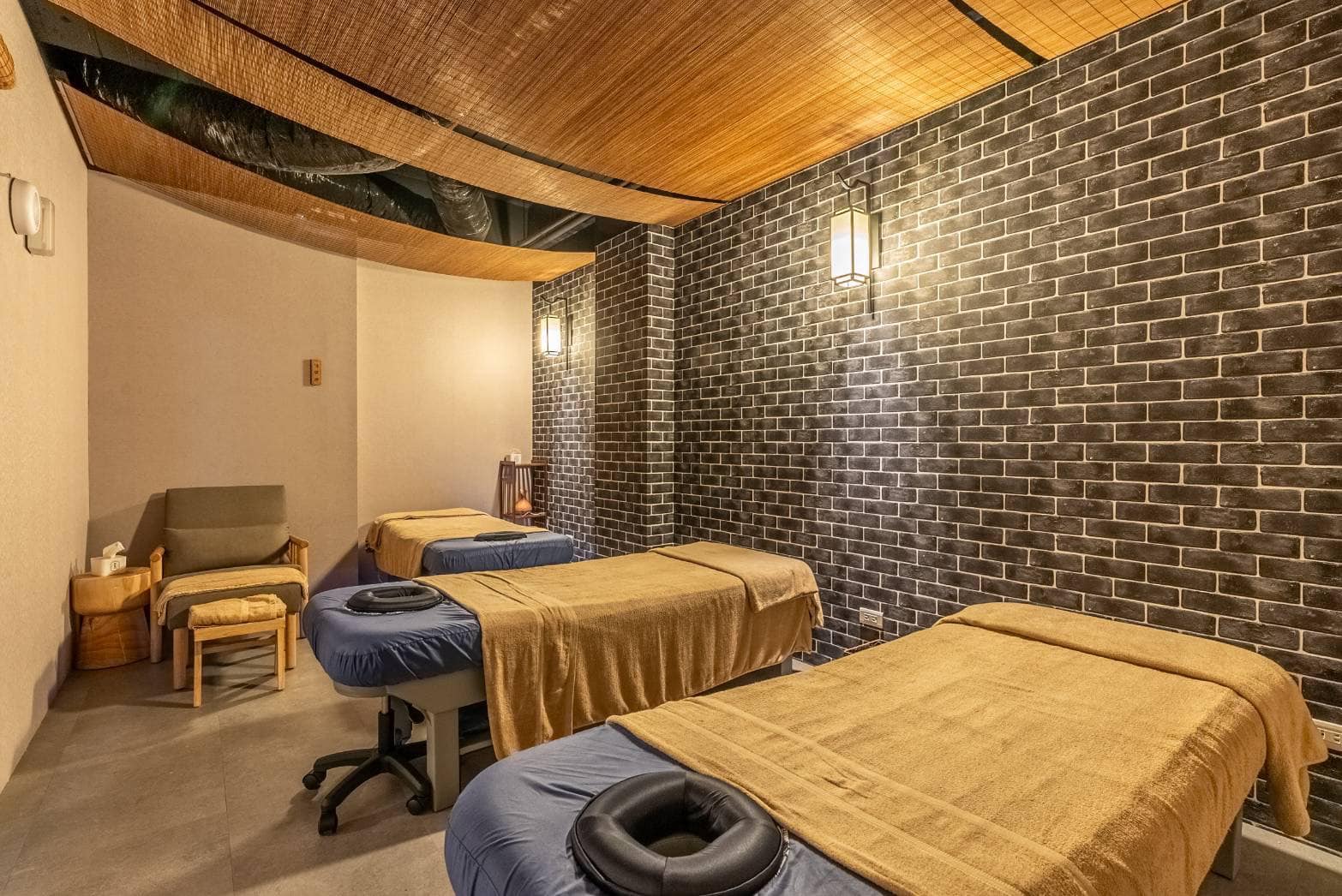 台北按摩推薦｜盤點6家特色台北按摩店，邊看電影邊按摩、享用點心自助吧！ - ReadyGo