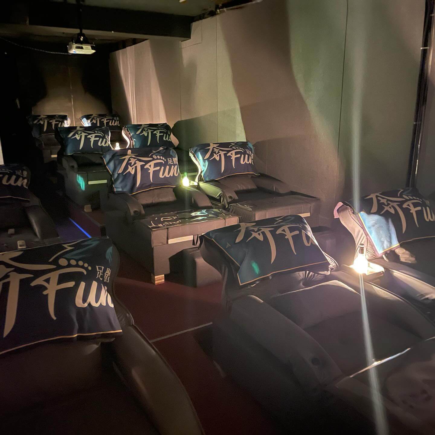 台北按摩推薦｜盤點6家特色台北按摩店，邊看電影邊按摩、享用點心自助吧！ - ReadyGo