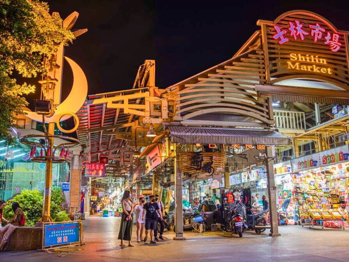 台北一日遊｜士林賞菊一日遊攻略！從早午餐、賞花到夜市美食的完美行程！