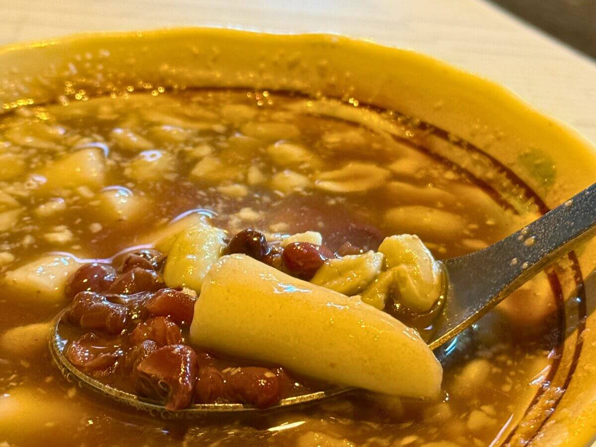 台中美食｜秋冬限定三大暖心美食！白玉烤梨、芝麻湯圓、炭燒火鍋一次收集